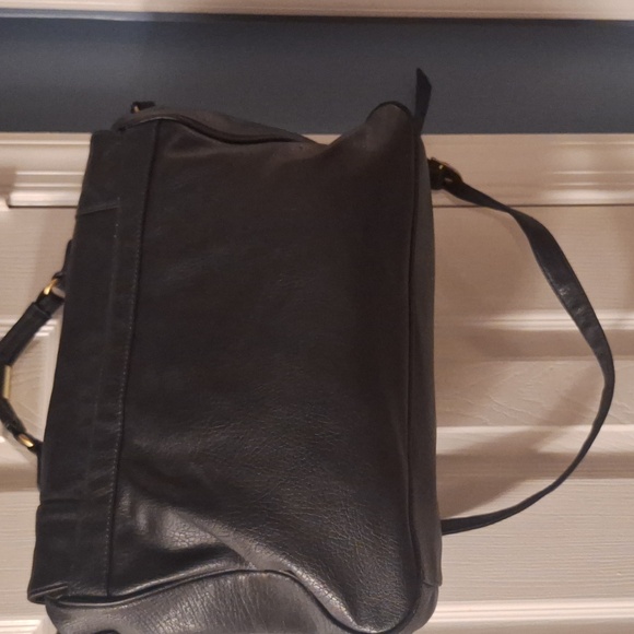 Black Leather Shoulder Bag By Capezio - Picture 15 of 16
